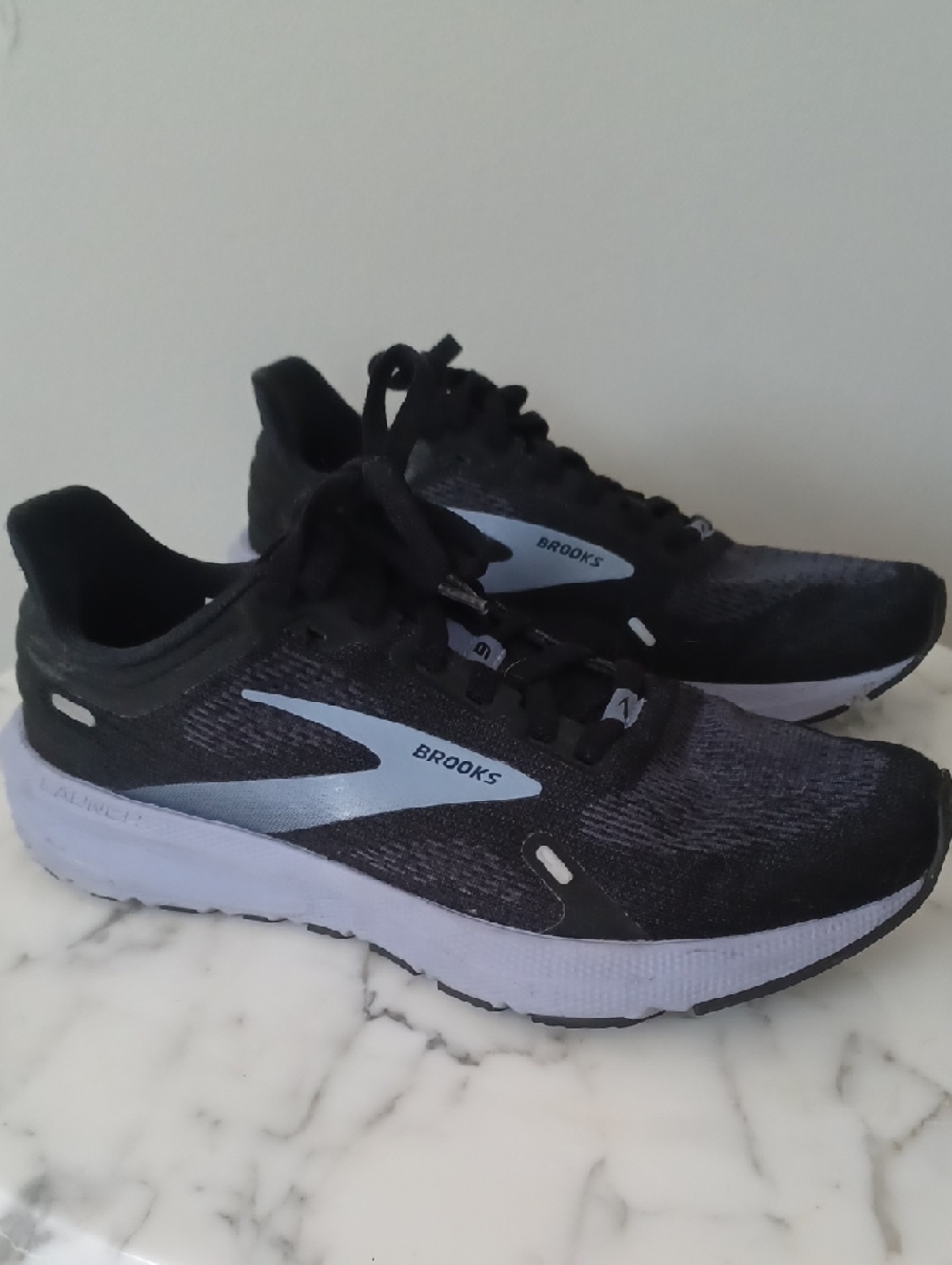Brook’s Women’s Launch 9 Neutral Running Shoe in Black/Ebony/Purple Size 8 Copy1